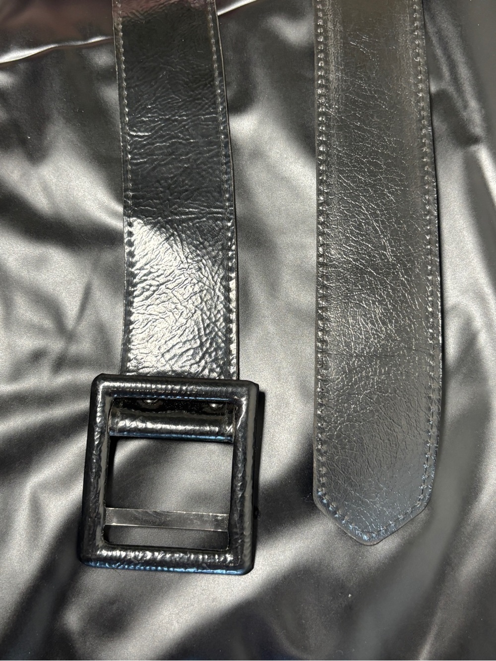 Black Vintage Leather Belt with Square Buckle - Picture 2 of 7